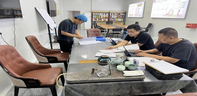 濱城區特檢院到菲特公司對殺菌釜進(jìn)行檢驗